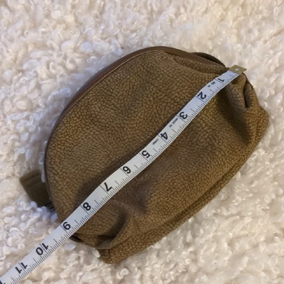 Men's Tan Sherpa Toiletry Bag with Brown Leather Trim - Picture 7 of 7